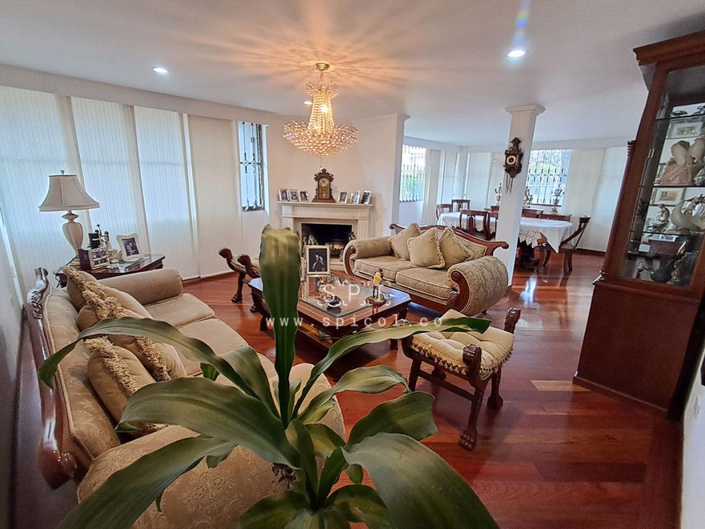 Apartamento en venta Cundinamarca Bogotá La Cabrera 144 m2 Habitaciones 4 Baños 3 Garajes 2 Precio $850000000