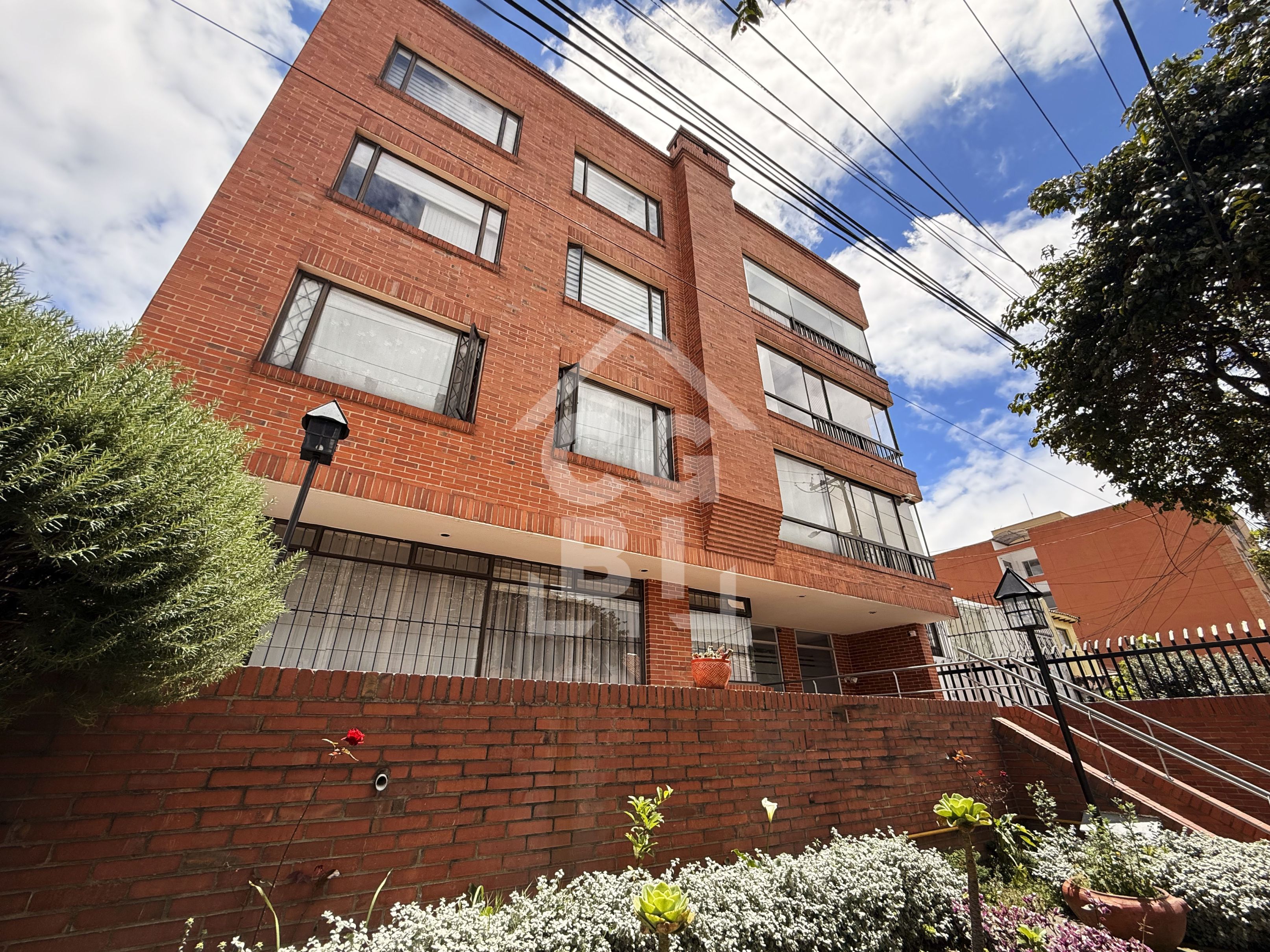 Apartamento en venta Cundinamarca Bogotá Lisboa 110 m2 Habitaciones 3 Baños 2 Garajes 2 Precio $689000000