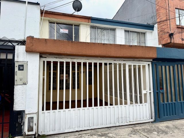Casa en venta Cundinamarca Bogotá Santa Cecilia 137 m2 Habitaciones 3 Baños 4 Garajes 1 Precio $520000000