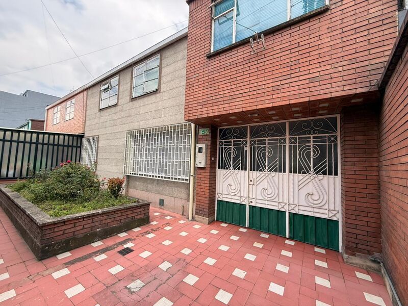 Apartamento en venta Cundinamarca Bogotá Sociego 160 m2 Habitaciones 5 Baños 2 Garajes 2 Precio $1200000000