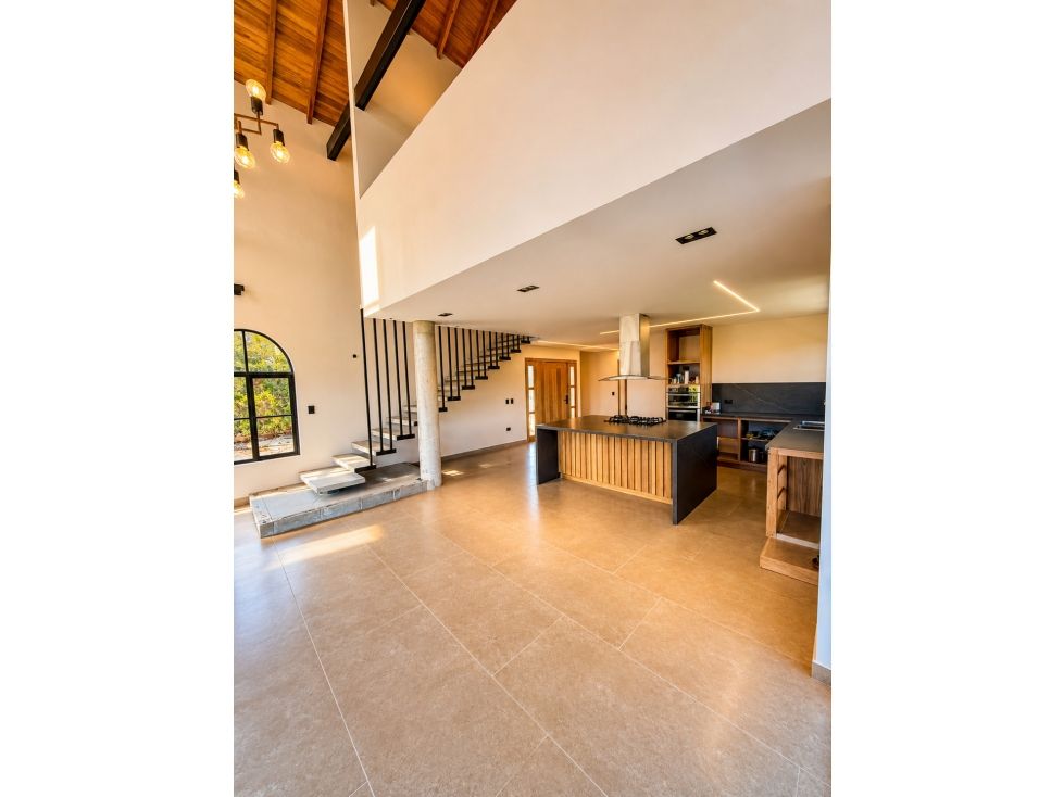 Casa Campestre en venta Antioquia El Carmen De Viboral El Carmen De Viboral 280 m2 Habitaciones 3 Baños 4 Garajes 4 Precio $1790000000
