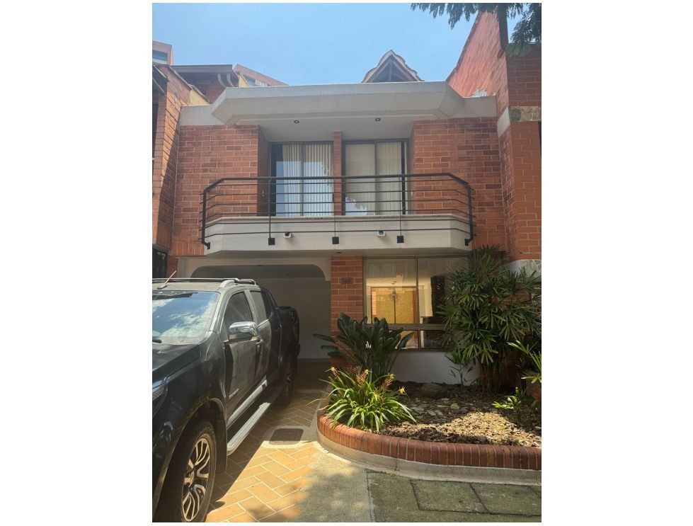 Casa en venta Antioquia Itagüí Santa Catalina 147 m2 Habitaciones 4 Baños 2 Garajes 2 Precio $890000000