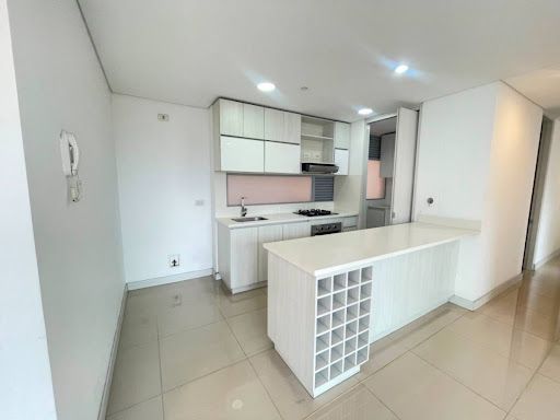 Apartamento en arriendo Antioquia Envigado La Inmaculada 96 m2 Habitaciones 3 Baños 2 Garajes 2 Precio $5500000