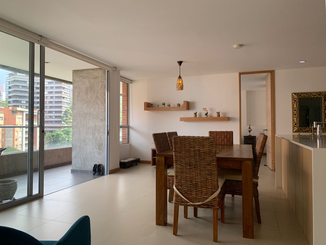 Apartamento en arriendo Antioquia Envigado Zúñiga 102 m2 Habitaciones 2 Baños 3 Garajes 2 Precio $5350000