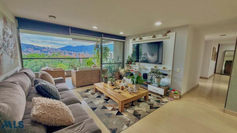 Apartamento en venta Antioquia Medellín El Diamante No2 131 m2 Habitaciones 3 Baños 2 Garajes 2 Precio $1060000000