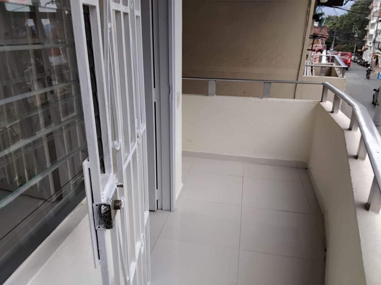 Apartamento en arriendo Antioquia Medellín La Floresta 70 m2 Habitaciones 2 Baños 1 Garajes 0 Precio $2200000