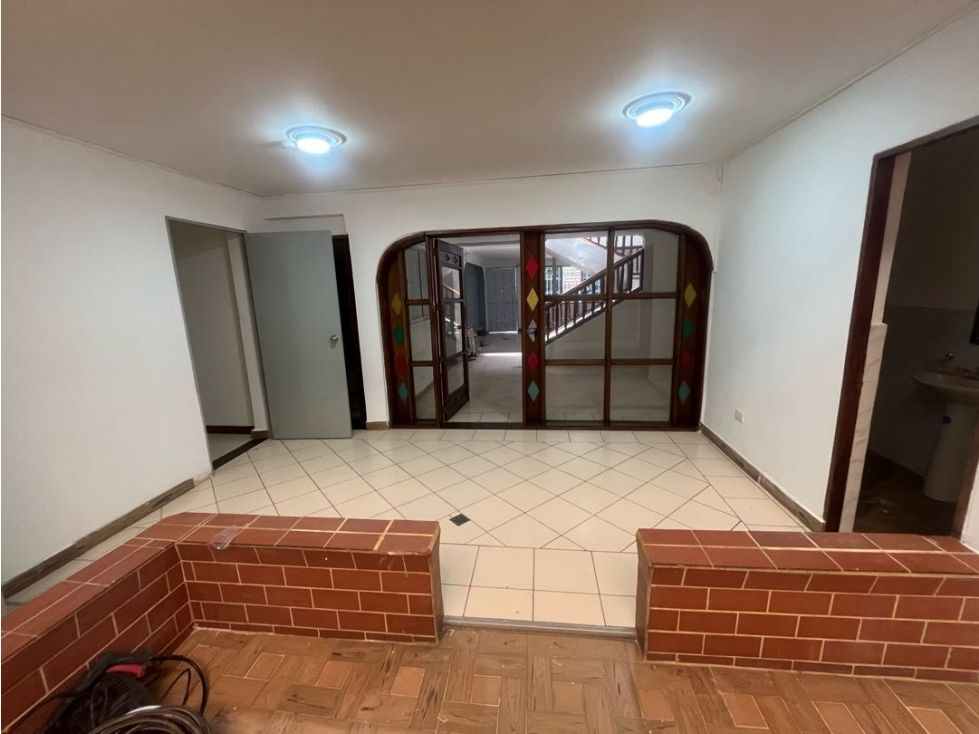 Local en arriendo Antioquia Envigado San Marcos 320 m2 Habitaciones 0 Baños 4 Garajes 1 Precio $8500000