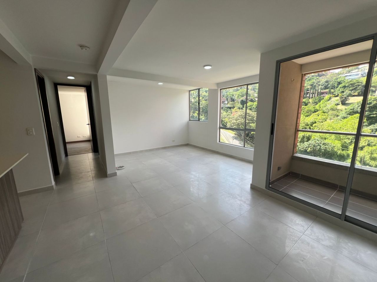 Apartamento en arriendo Antioquia Envigado El Chinguí 62 m2 Habitaciones 2 Baños 2 Garajes 1 Precio $3200000