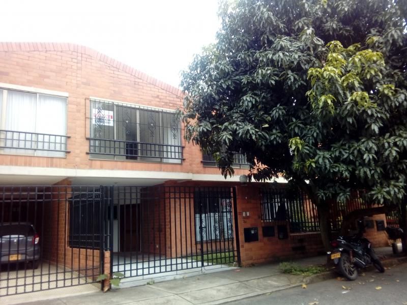 Casa en arriendo Valle Del Cauca Cali Urbanización San Joaquín 175 m2 Habitaciones 4 Baños 3 Garajes 1 Precio $3200000