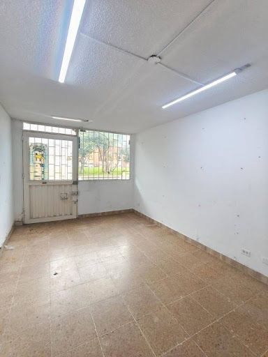 Local en venta Cundinamarca Bogotá Cr Bochica Et Iii 80 m2 Habitaciones 0 Baños 2 Garajes 0 Precio $370000000