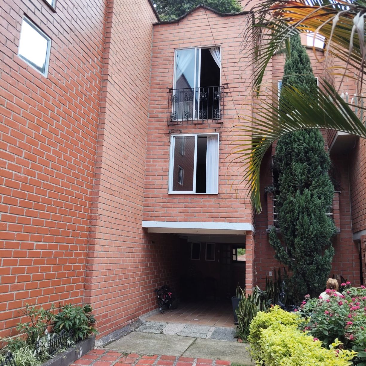Casa en venta Antioquia Envigado El Embrujo 159 m2 Habitaciones 5 Baños 2 Garajes 2 Precio $680000000