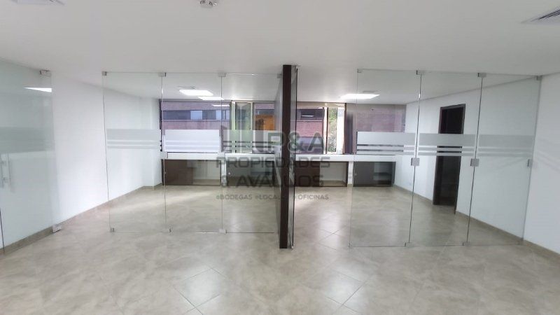Oficina en arriendo o venta Antioquia Medellín Villa Carlota 60 m2 Habitaciones 0 Baños 2 Garajes 0 Precio venta $450000000 Precio arriendo $4700000