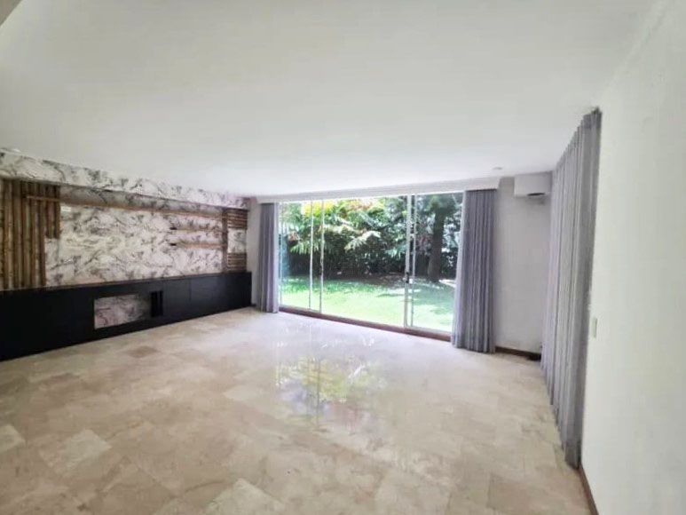 Casa en arriendo Antioquia Envigado Zúñiga 350 m2 Habitaciones 4 Baños 3 Garajes 2 Precio $15300000