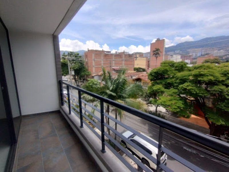 Apartamento en arriendo Antioquia Medellín La Floresta 60 m2 Habitaciones 2 Baños 2 Garajes 0 Precio $2700000