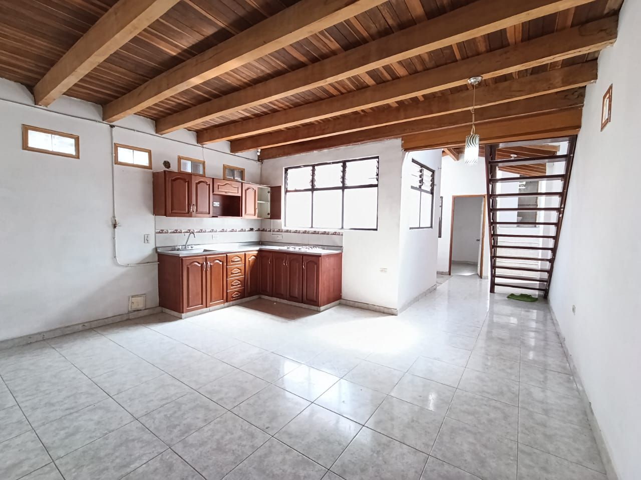 Apartamento en arriendo Antioquia Medellín Enciso 80 m2 Habitaciones 3 Baños 2 Garajes 0 Precio $1800000