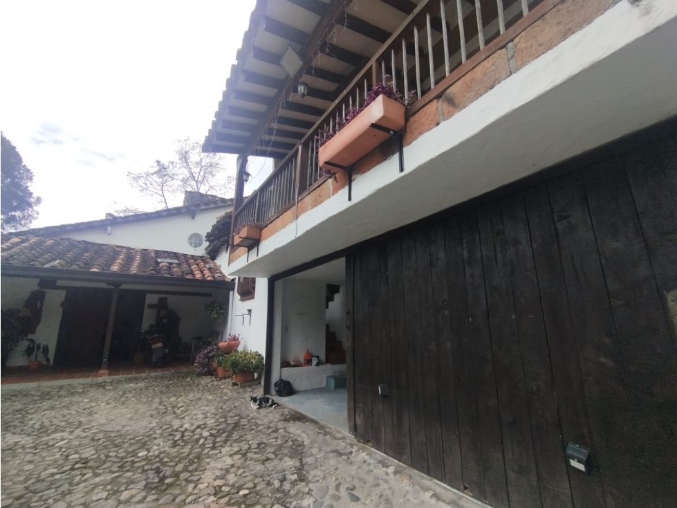 Casa Campestre en arriendo Antioquia La Ceja La Ceja 350 m2 Habitaciones 3 Baños 3 Garajes 4 Precio $8000000