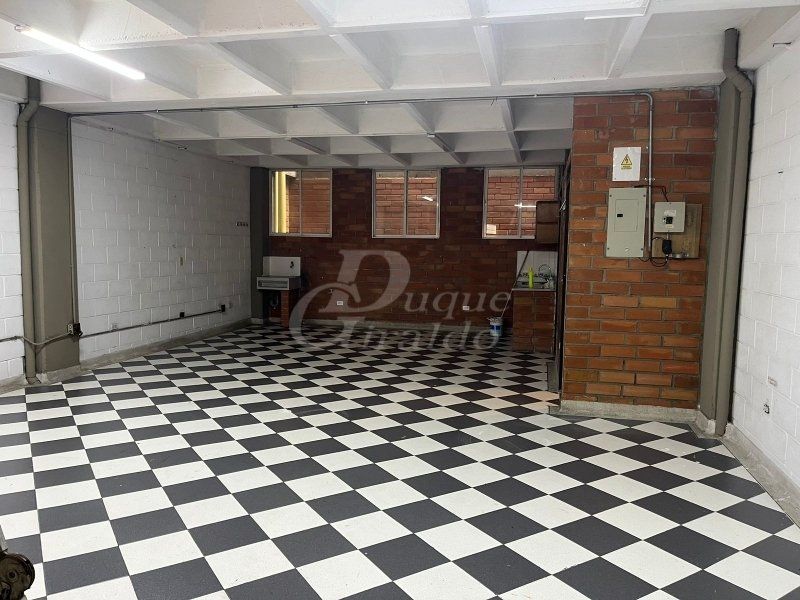 Local en arriendo Antioquia Medellín Santa Fe 100 m2 Habitaciones 0 Baños 2 Garajes 0 Precio $4400000