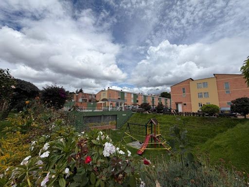 Casa en venta Cundinamarca Bogotá Cantalejo 75 m2 Habitaciones 4 Baños 3 Garajes 2 Precio $450000000