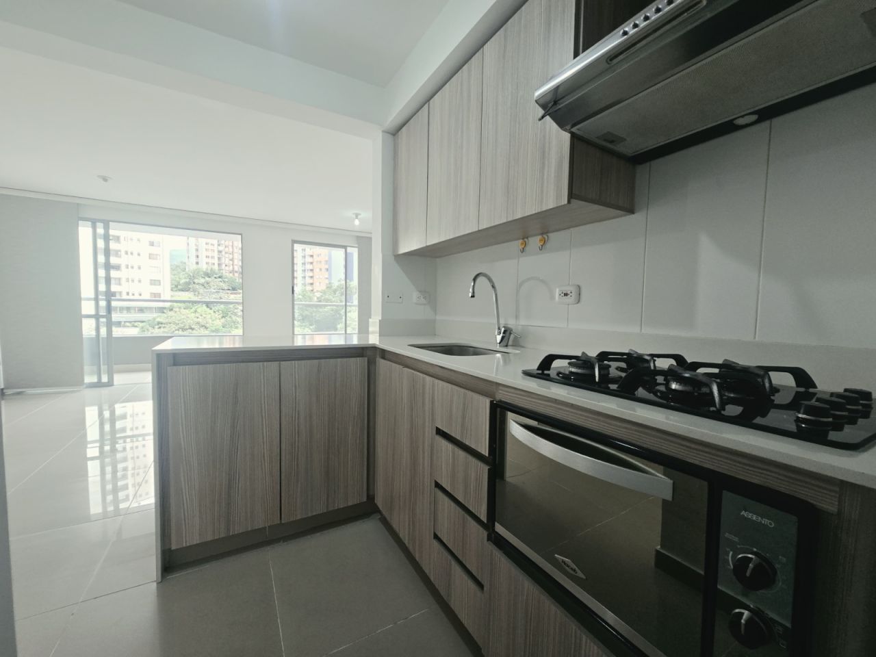 Apartamento en arriendo Antioquia Medellín Loma De Los Bernal 90 m2 Habitaciones 3 Baños 2 Garajes 0 Precio $4200000