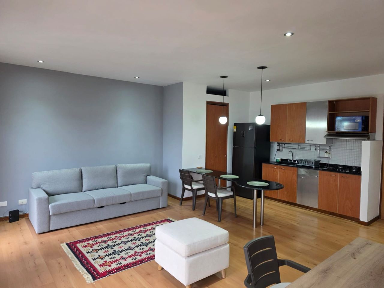 Apartaestudio en arriendo Antioquia Medellín Santa Maria De Los Angeles 50 m2 Habitaciones 1 Baños 1 Garajes 1 Precio $3800000