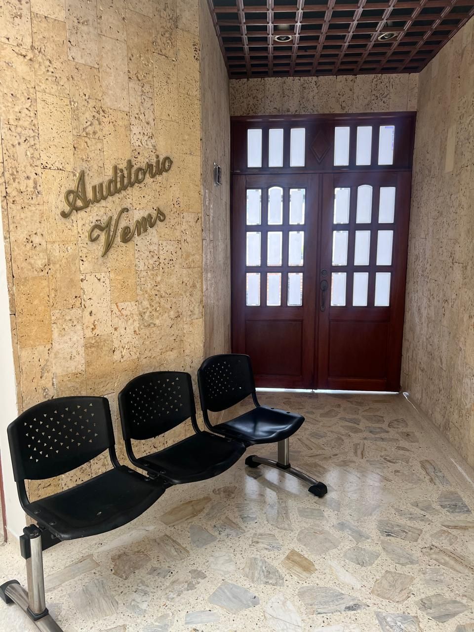 Oficina en venta Santander Bucaramanga Sotomayor 27 m2 Habitaciones 0 Baños 1 Garajes 0 Precio $220000000