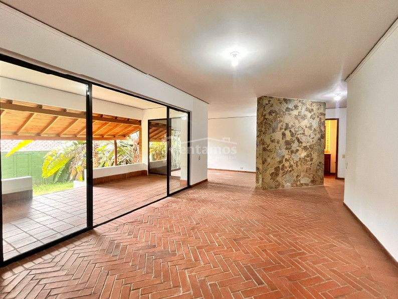 Casa en arriendo Antioquia Medellín Los Naranjos 348 m2 Habitaciones 3 Baños 6 Garajes 2 Precio $10000000