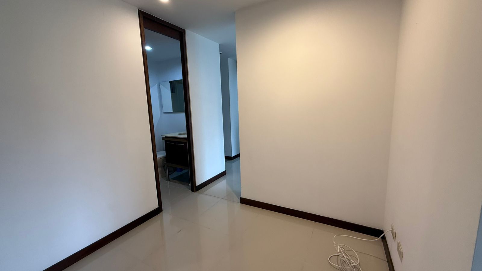 Apartamento en arriendo Antioquia Envigado La Inmaculada 80 m2 Habitaciones 3 Baños 2 Garajes 1 Precio $3800000