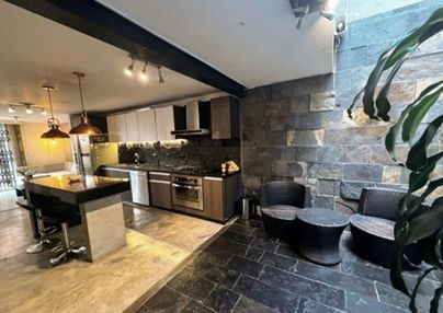 Casa en venta Cundinamarca Bogotá Pardo Rubio 480 m2 Habitaciones 6 Baños 5 Garajes 2 Precio $3330000000