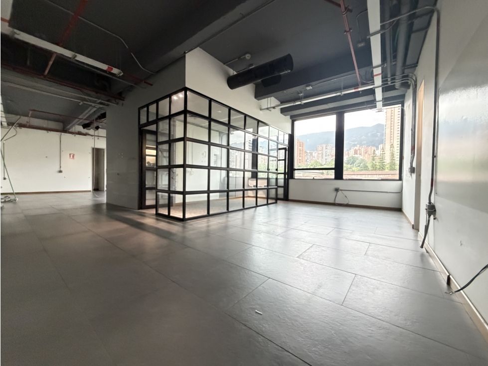 Oficina en arriendo Antioquia Medellín El Diamante No2 114 m2 Habitaciones 0 Baños 0 Garajes 4 Precio $15000000