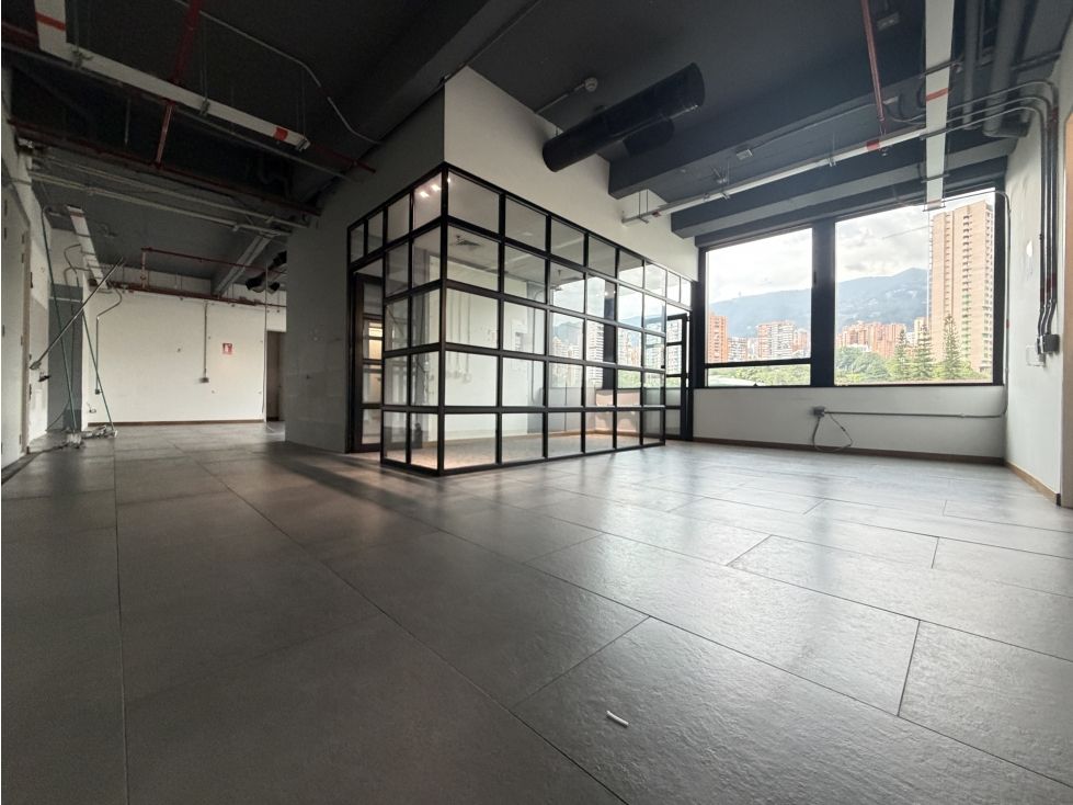 Oficina en arriendo Antioquia Medellín El Diamante No2 114 m2 Habitaciones 0 Baños 0 Garajes 4 Precio $15000000