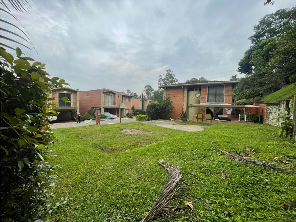 Lote en venta Antioquia Sabaneta Los Alcázares 1 m2 Habitaciones 0 Baños 0 Garajes 0 Precio $600000000