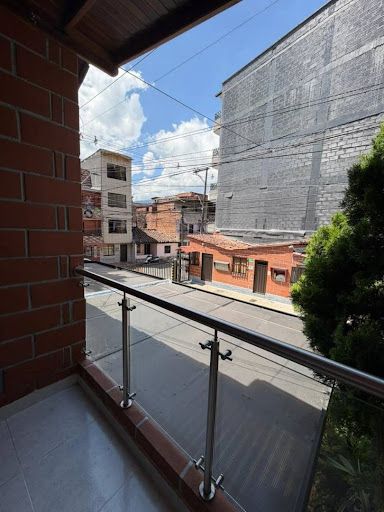 Casa en arriendo Antioquia Itagüí Zona Industrial 2 100 m2 Habitaciones 3 Baños 2 Garajes 0 Precio $2500000
