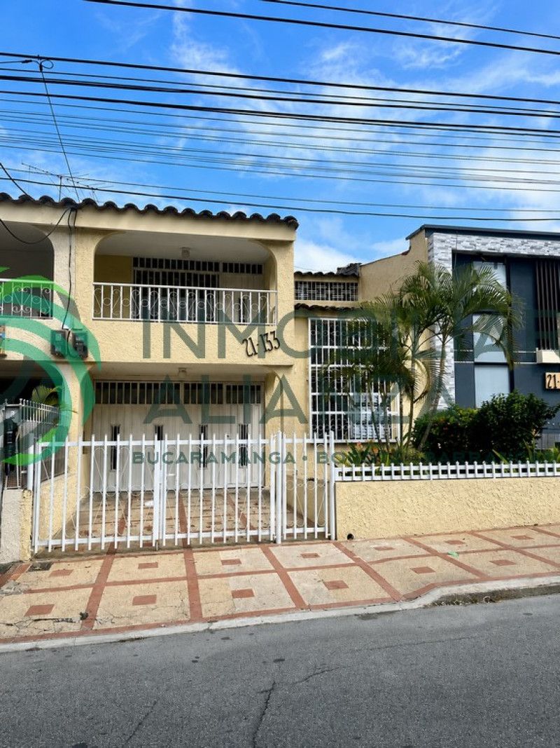 Casa en venta Santander Bucaramanga Provenza 200 m2 Habitaciones 4 Baños 3 Garajes 1 Precio $620000000