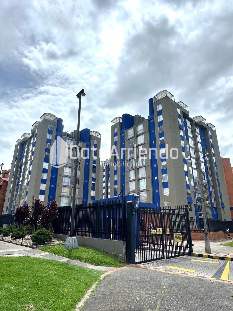 Apartamento en arriendo Cundinamarca Bogotá Ciudad Salitre Occidental 82 m2 Habitaciones 3 Baños 2 Garajes 1 Precio $4000000