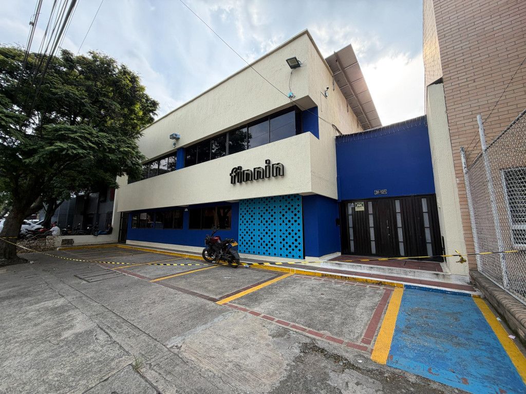 Edificio en arriendo Valle Del Cauca Cali Prados Del Norte 754 m2 Habitaciones 0 Baños 5 Garajes 8 Precio $25210000