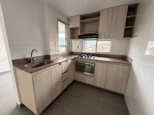 Apartamento en arriendo Antioquia Medellín El Rincon 72 m2 Habitaciones 3 Baños 2 Garajes 1 Precio $2900000
