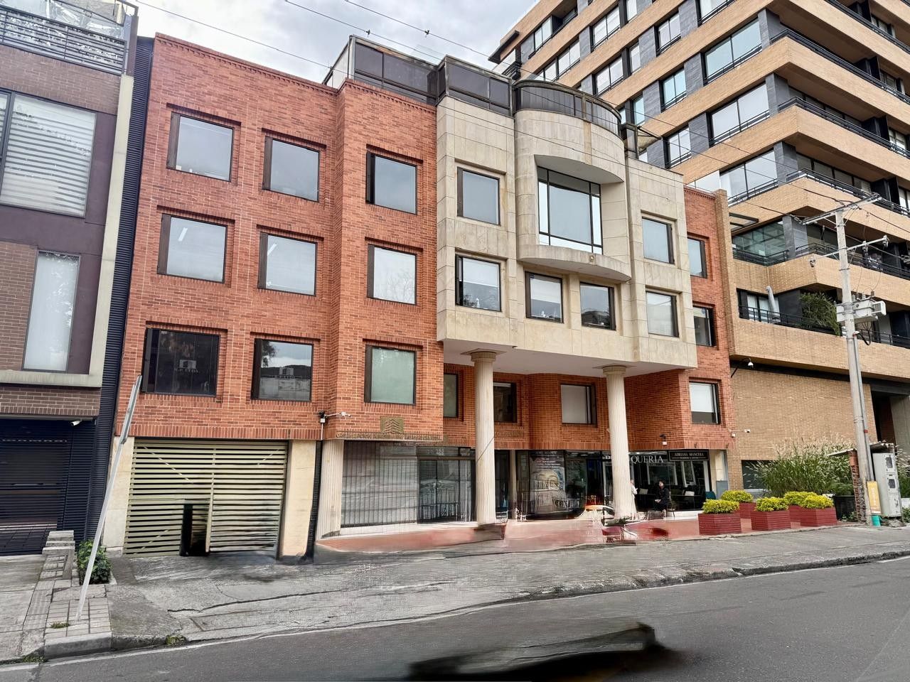 Local en arriendo Cundinamarca Bogotá Chicó Norte 185 m2 Habitaciones 0 Baños 2 Garajes 2 Precio $16000000