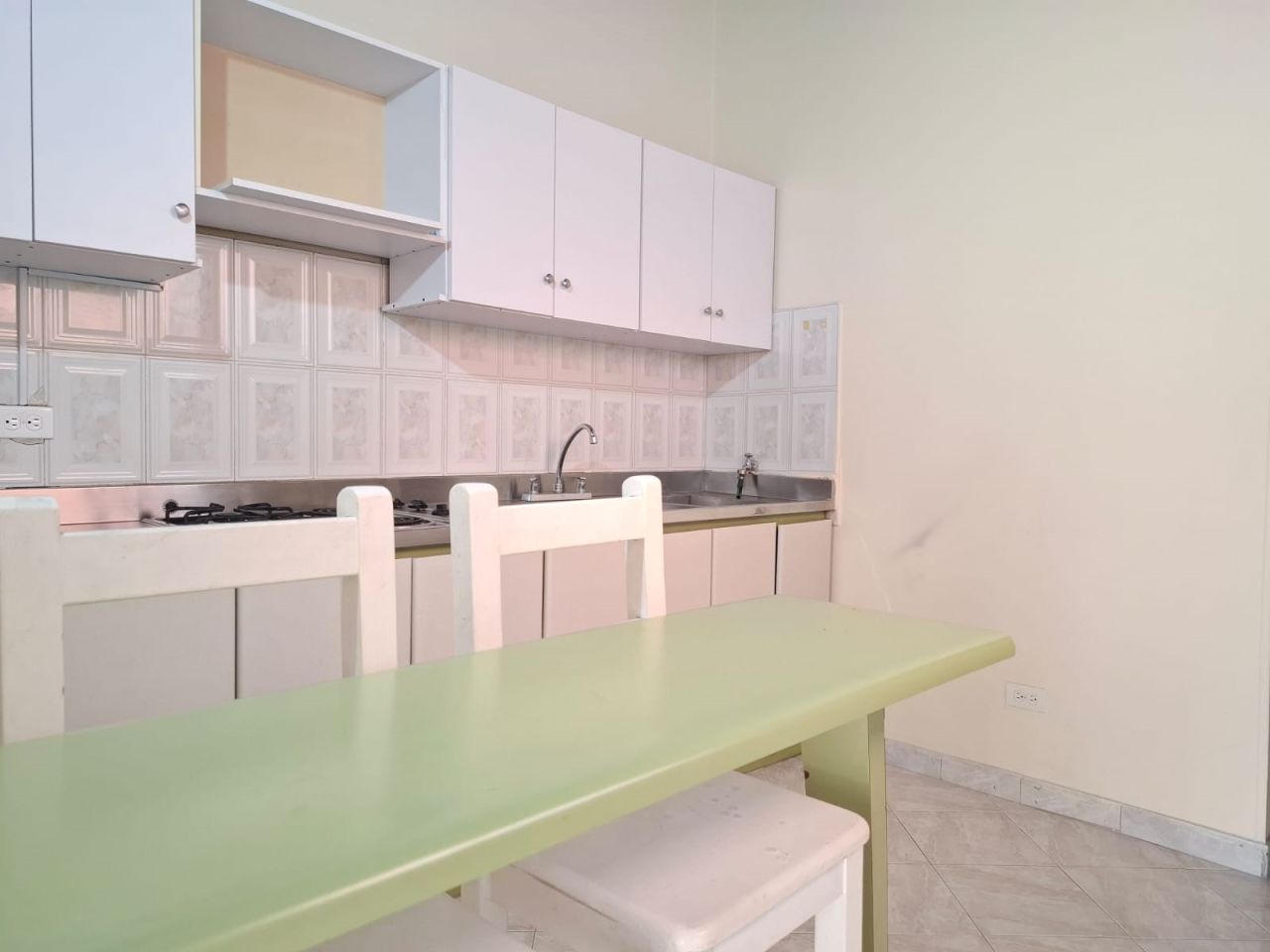 Apartamento en arriendo Antioquia Medellín Manila 50 m2 Habitaciones 2 Baños 2 Garajes 0 Precio $2300000
