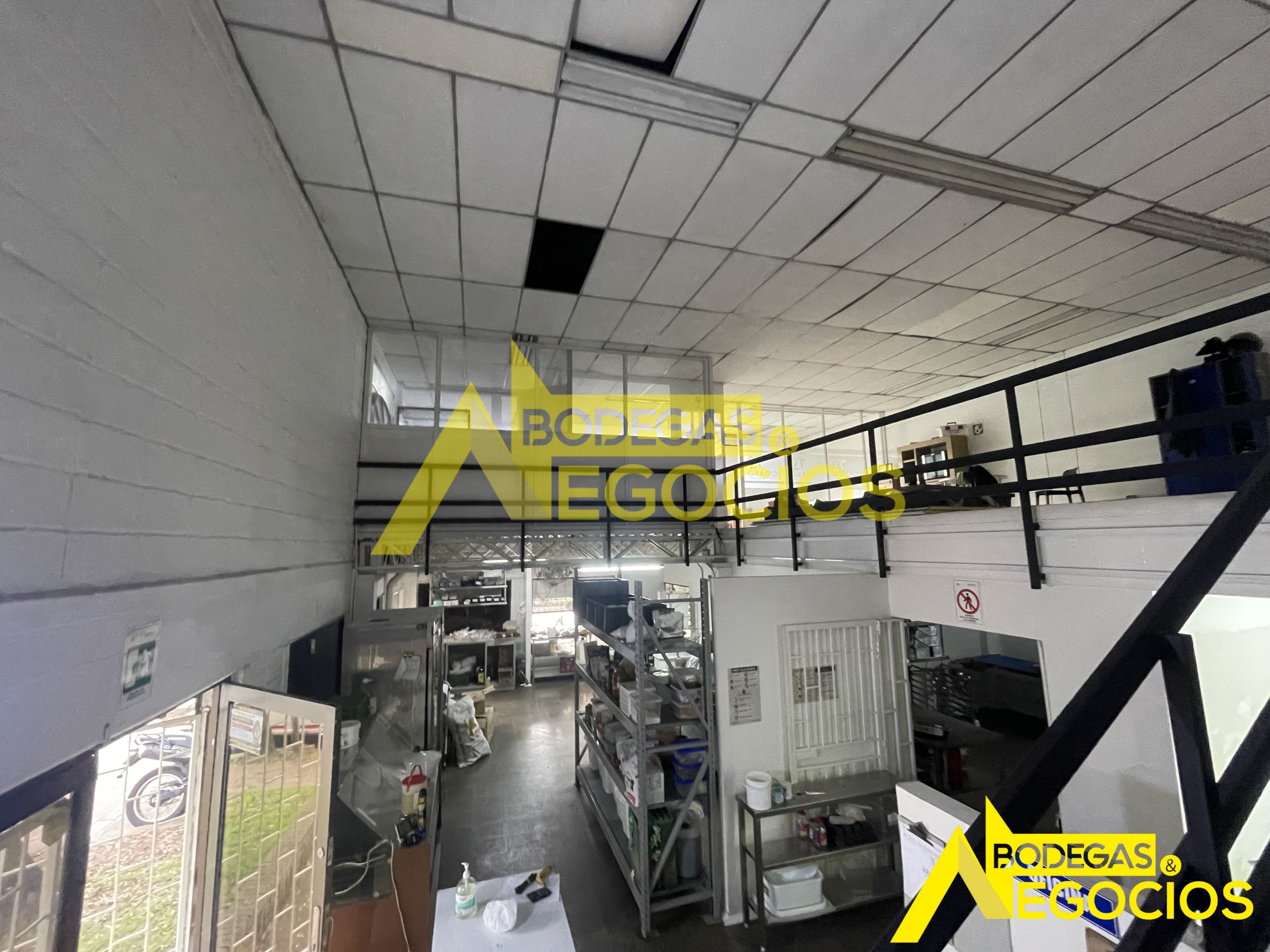 Bodega en arriendo Antioquia Medellín Calle Nueva 220 m2 Habitaciones 0 Baños 3 Garajes 0 Precio $8500000