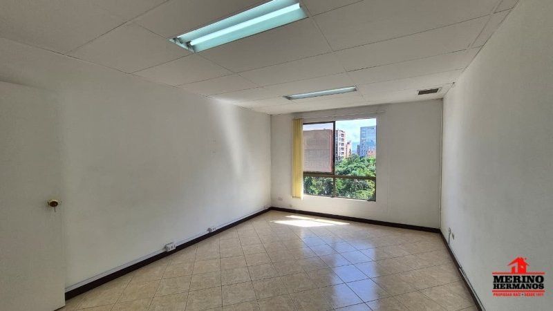 Oficina en venta Antioquia Medellín Patio Bonito 37 m2 Habitaciones 0 Baños 1 Garajes 0 Precio $350000000