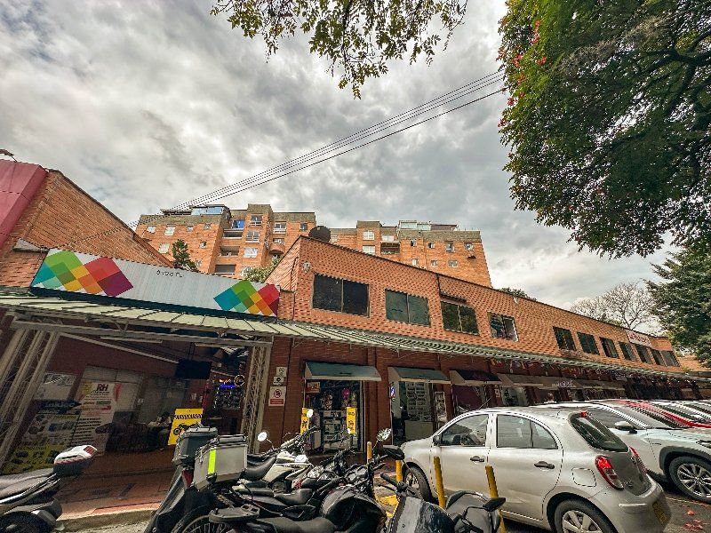 Local en arriendo Antioquia Medellín Loma De Los Bernal 35 m2 Habitaciones 0 Baños 1 Garajes 0 Precio $1500000