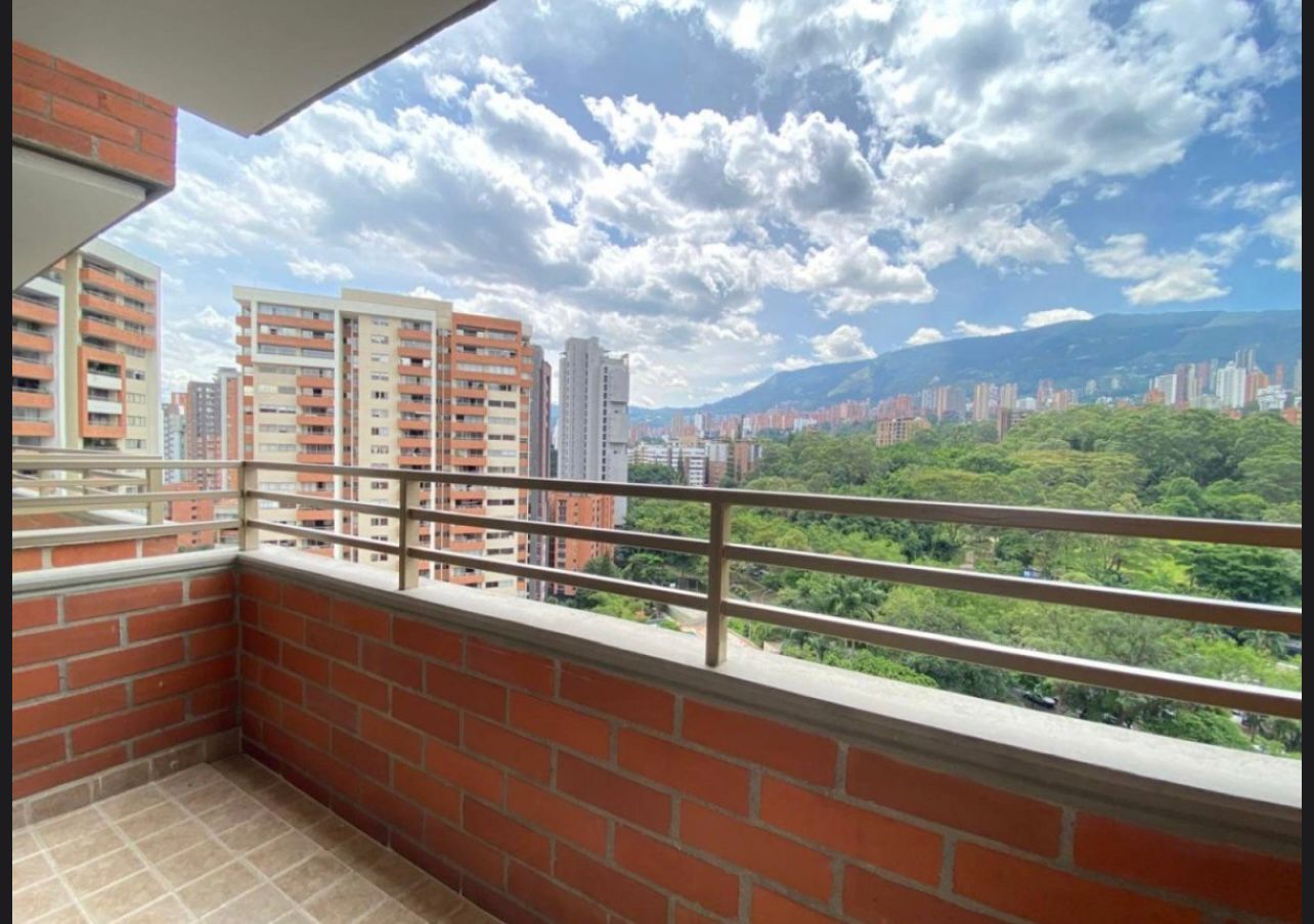 Apartamento en arriendo Antioquia Medellín Santa Maria De Los Angeles 140 m2 Habitaciones 3 Baños 4 Garajes 2 Precio $8000000