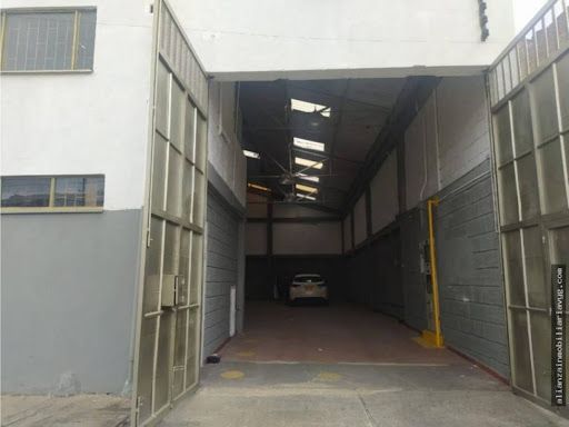 Bodega en venta Cundinamarca Bogotá Autopista Del Sur 650 m2 Habitaciones 0 Baños 1 Garajes 6 Precio $2390000000