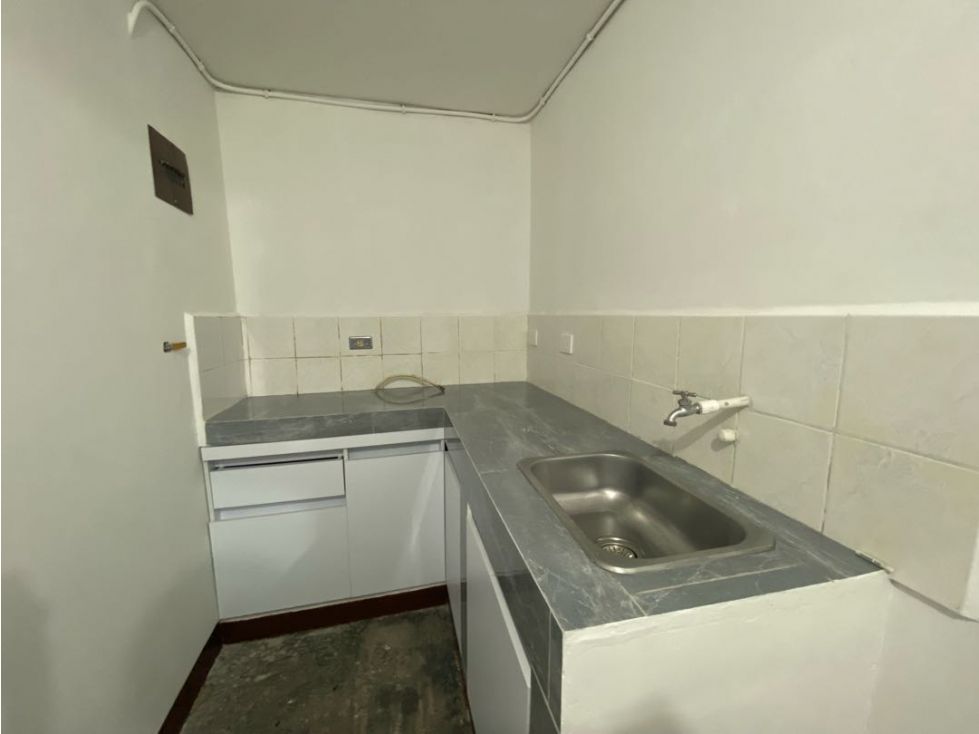 Apartamento en arriendo Antioquia Medellín El Diamante 30 m2 Habitaciones 3 Baños 1 Garajes 0 Precio $1200000