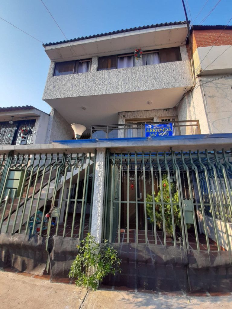 Apartaestudio en arriendo Valle Del Cauca Cali La Esmeralda 45 m2 Habitaciones 1 Baños 1 Garajes 1 Precio $800000