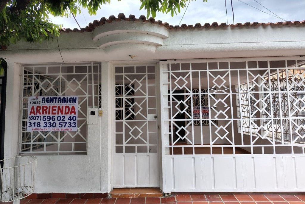 Casa en arriendo Norte De Santander Cúcuta Prados Del Este 102 m2 Habitaciones 3 Baños 2 Garajes 1 Precio $1400000