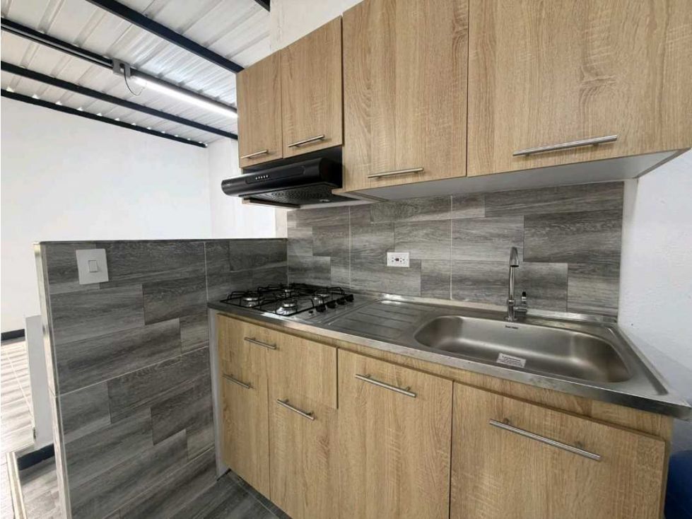 Local en arriendo Antioquia Medellín Campo Valdes No1 85 m2 Habitaciones 0 Baños 1 Garajes 0 Precio $3400000