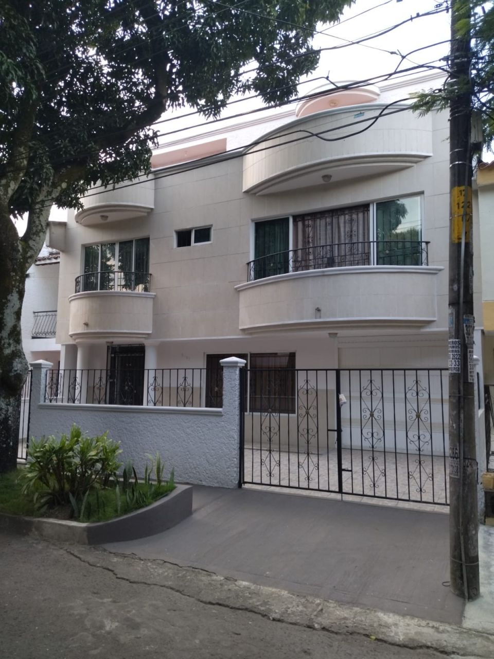 Casa en arriendo Valle Del Cauca Cali Ciudad Capri 331 m2 Habitaciones 5 Baños 6 Garajes 2 Precio $5500000