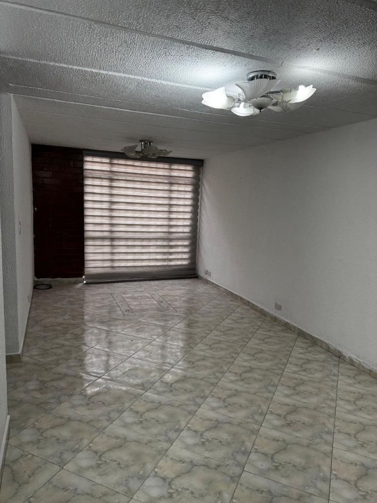 Apartamento en arriendo Cundinamarca Bogotá Carlos Lleras Restrepo Manzana B 65 m2 Habitaciones 3 Baños 1 Garajes 1 Precio $2866000