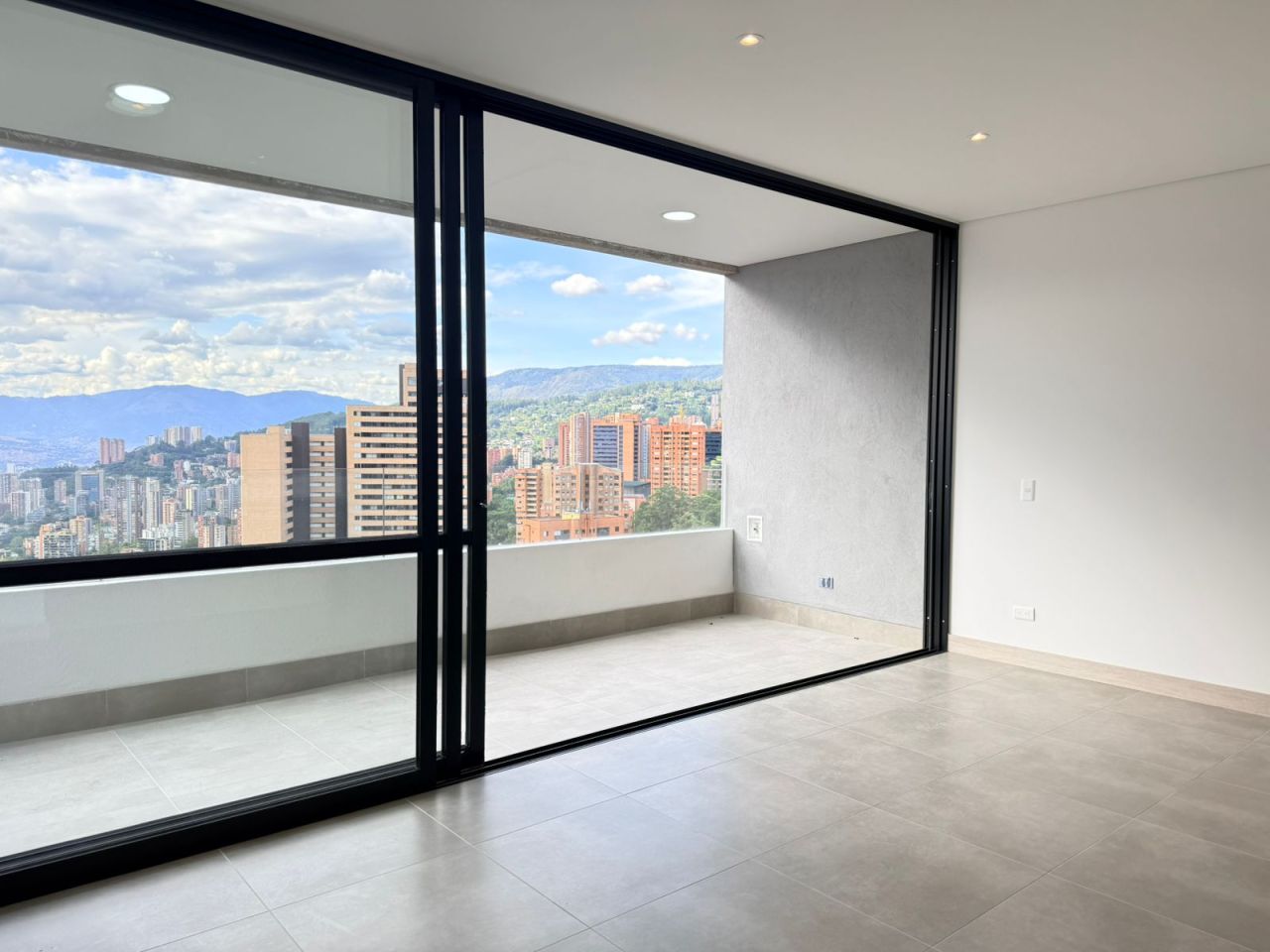 Apartamento en arriendo Antioquia Medellín Los Balsos No 2 67 m2 Habitaciones 1 Baños 2 Garajes 1 Precio $4750000
